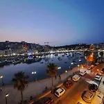 B&S Accommodation Seafront Duplex Penthouse