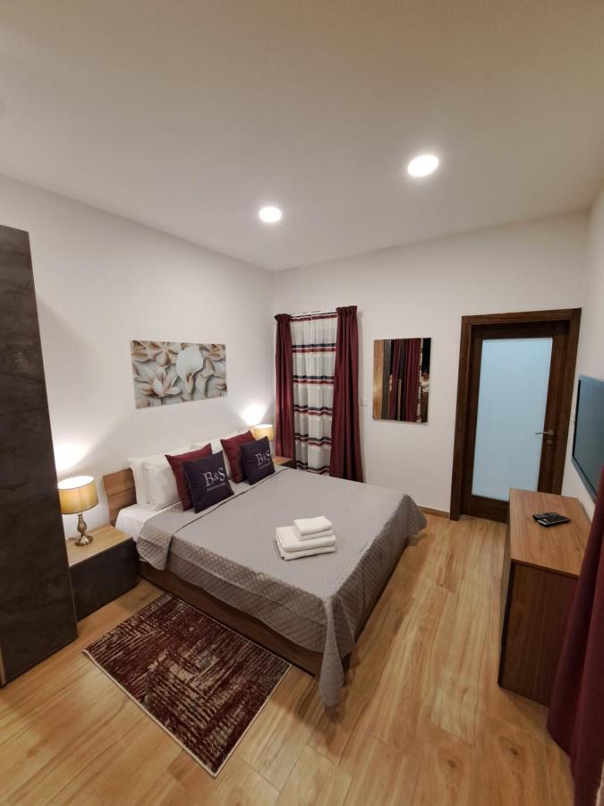 B&s Seafront Duplex Penthouse Marsaskala